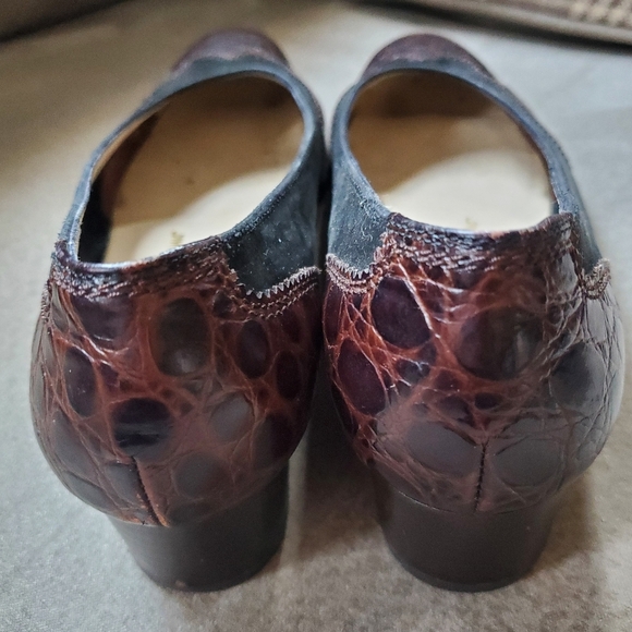 Salvatore Ferragamo Croc Embossed Leather & Suede Pumps Heels Size 7.5 - Picture 3 of 10